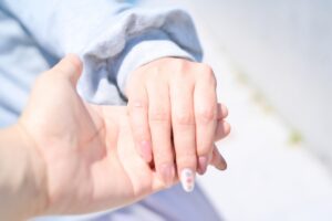 【夢占い】浮気される夢の意味とは？彼氏や旦那のリアルな心理を読み解く方法