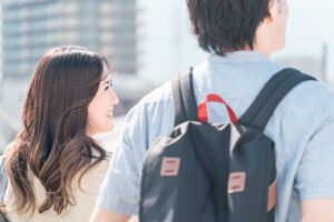 夢占いでキスの意味を解明！知らない人や芸能人とのキスの夢が暗示するものとは？