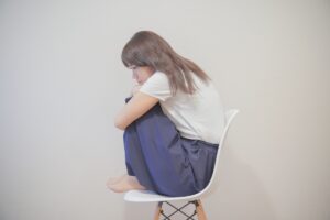 夢占いで「抱きしめられる」夢の意味を徹底解説！異性や温かい感触が示す心理とは？